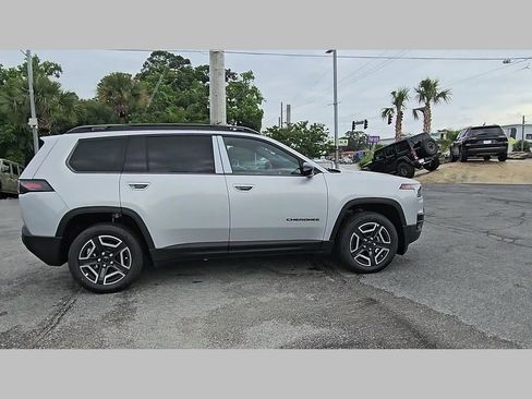 New 2026 Jeep Cherokee Laredo AWD/4WD image 33