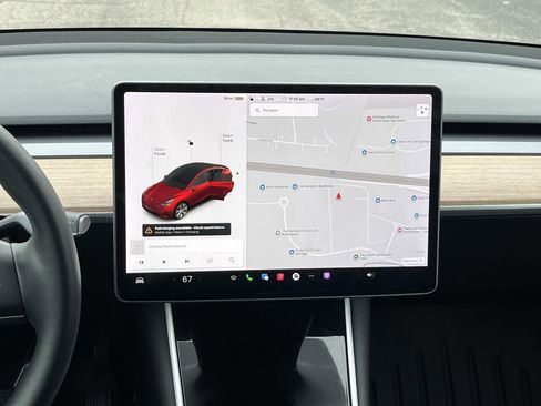 Used 2021 Tesla Model Y Long Range image 13