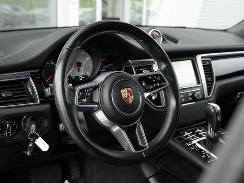 Used 2015 Porsche Macan S AWD/4WD image 11
