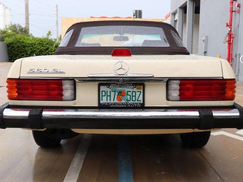 Used 1987 Mercedes-Benz 560 SL image 7