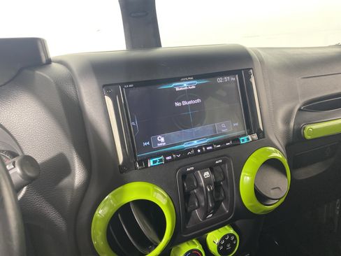 Used 2018 Jeep Wrangler Unlimited Sport S AWD/4WD image 4