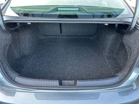 Used 2023 Volkswagen Jetta SE w/ Panoramic Sunroof Package image 22