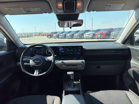Used 2025 Hyundai Kona SEL AWD/4WD image 17