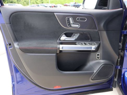 Used 2023 Mercedes-Benz GLB 250 4MATIC image 21