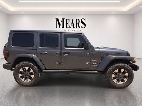 Used 2021 Jeep Wrangler Unlimited Sahara AWD/4WD image 6