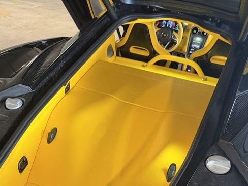 Used 2022 McLaren GT image 12