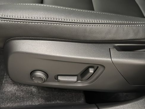 Used 2026 Volvo XC40 B5 Ultra w/ Protection Package Premier image 24