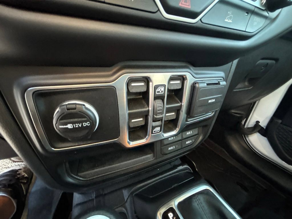 Used 2023 Jeep Wrangler Unlimited Sport AWD/4WD image 18