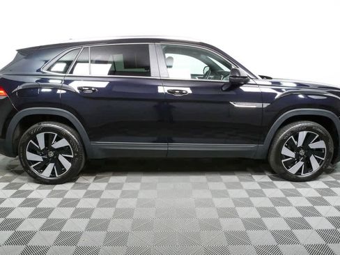 Certified 2025 Volkswagen Atlas Cross Sport SE FWD image 26