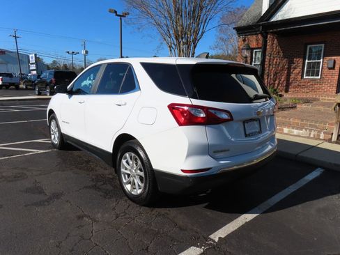 Used 2021 Chevrolet Equinox LT w/ Driver Convenience Package image 5