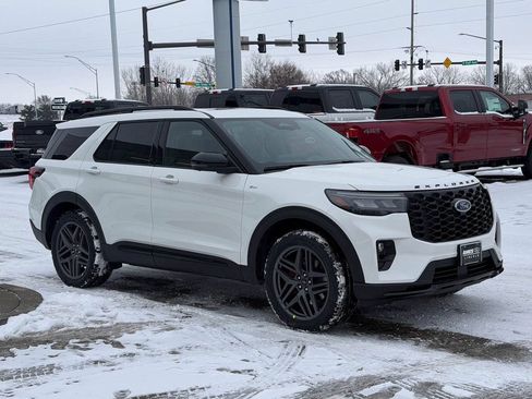 New 2026 Ford Explorer ST-Line w/ ST-Line Street Pack AWD/4WD image 6