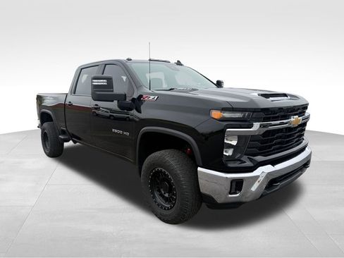 Used 2024 Chevrolet Silverado 2500 LT w/ Convenience Package AWD/4WD image 9