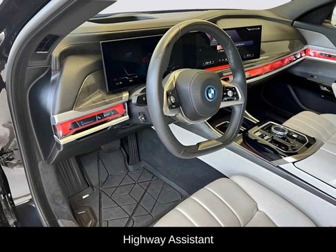 Used 2024 BMW i7 xDrive60 AWD/4WD image 13