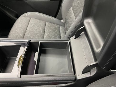 Used 2025 Chevrolet Traverse LT w/ LPO, Floor Liner Package AWD/4WD image 32