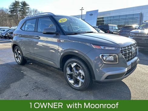 Used 2022 Hyundai Venue SEL image 3