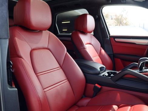 Certified 2023 Porsche Cayenne GTS image 23