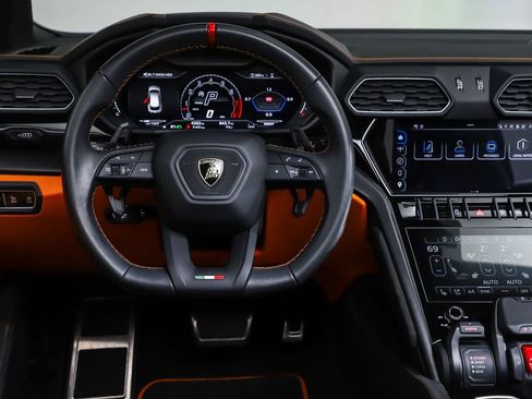 Used 2023 Lamborghini Urus S AWD/4WD image 15