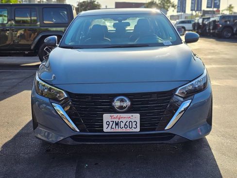 Used 2024 Nissan Sentra SV FWD image 2