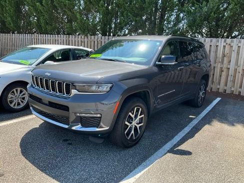 Used 2025 Jeep Grand Cherokee L Limited AWD/4WD image 3
