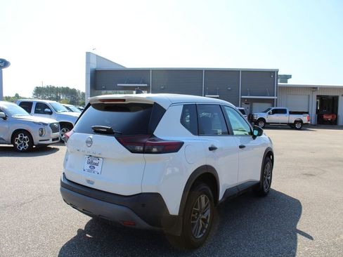 Used 2022 Nissan Rogue S FWD image 8
