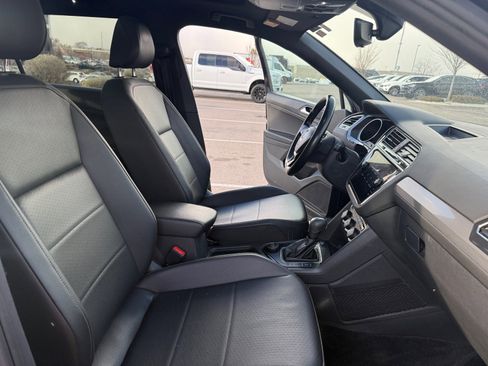 Used 2020 Volkswagen Tiguan SE R-Line image 19