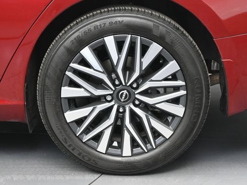 Certified 2024 Nissan Altima 2.5 SV w/ SV Premium Package FWD image 21