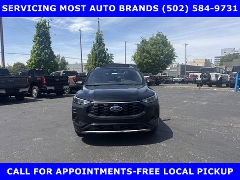 Used 2023 Ford Escape ST-Line w/ Equipment Group 301A FWD image 7