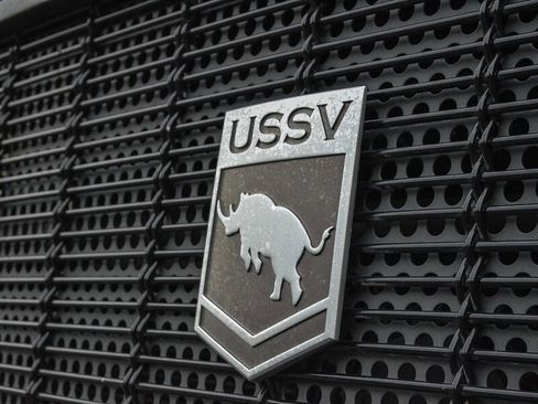 Used 2016 Ford F450 XLT w/ XLT Interior Package image 11