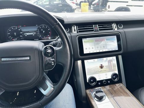 Used 2018 Land Rover Range Rover image 10