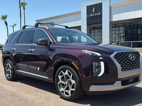 Used 2022 Hyundai Palisade Calligraphy w/ Cargo Package FWD image 2