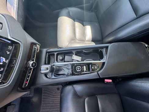 Used 2019 Volvo XC90 T6 Momentum w/ Protection Package Premier AWD/4WD image 23