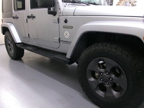 Used 2017 Jeep Wrangler Unlimited Sport AWD/4WD image 10