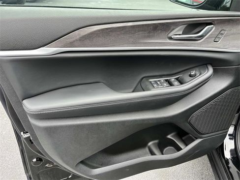 New 2025 Jeep Grand Cherokee Limited image 20