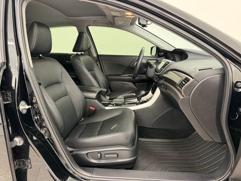 Used 2017 Honda Accord EX-L image 24