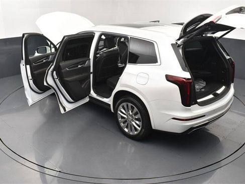 Used 2023 Cadillac XT6 Premium Luxury w/ LPO, Floor Liner Package image 29