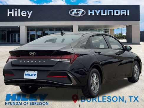 New 2026 Hyundai Elantra SE image 7