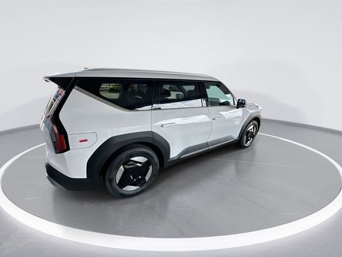 New 2026 Kia EV9 Wind image 8