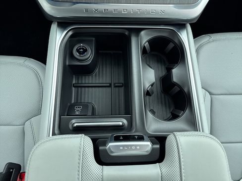 New 2026 Ford Expedition Max Platinum image 25