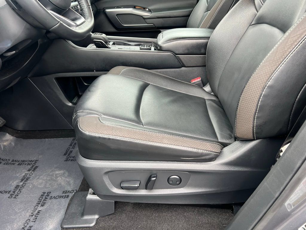 Used 2023 Nissan Pathfinder SL w/ Cargo Package AWD/4WD image 10