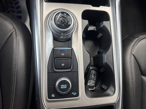 Certified 2022 Ford Explorer XLT w/ Equipment Group 202A image 27