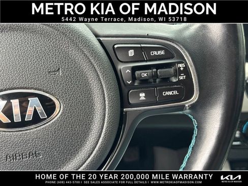 Used 2018 Kia Niro EX Premium FWD image 21