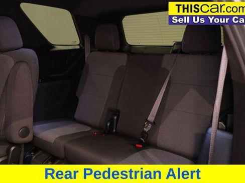 Used 2023 Chevrolet Traverse LT image 19