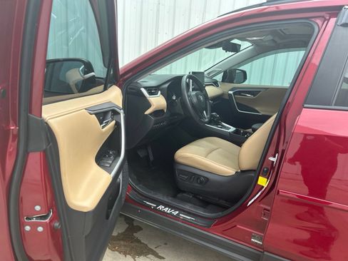 Used 2022 Toyota RAV4 Limited AWD/4WD image 10
