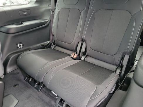New 2026 Jeep Grand Cherokee L Laredo image 25