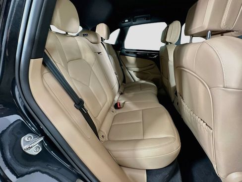 Certified 2026 Porsche Macan AWD/4WD image 29