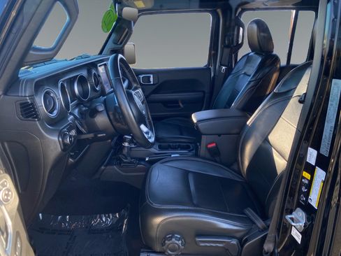 Used 2022 Jeep Wrangler Unlimited Sahara AWD/4WD image 9