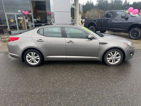 Used 2013 Kia Optima EX w/ Premium Pkg image 2