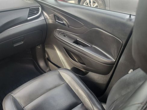 Used 2019 Buick Encore Essence image 9