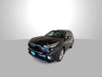 Used 2024 Toyota Highlander Platinum