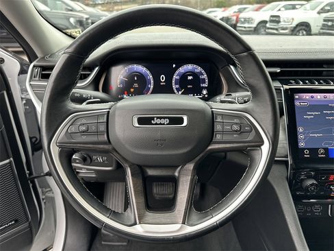 Used 2022 Jeep Grand Cherokee L Limited w/ Trailer Tow Group (B) image 11